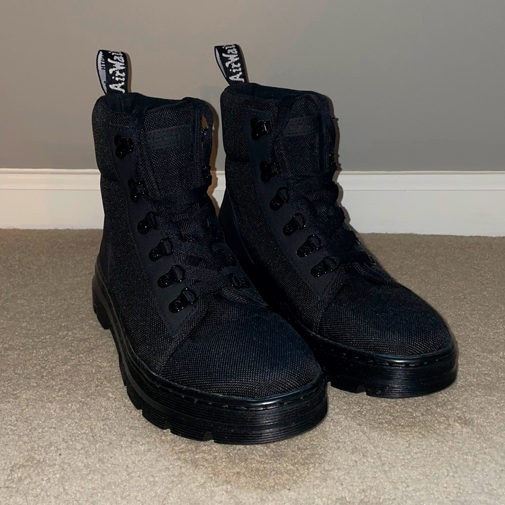 Women’s Dr. Martens black canvas boots sz 7